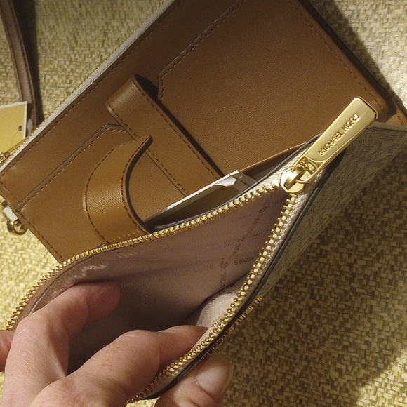 Micheal kors nwt double zip pocket snap wallet retails 198.00 jet set collection - Picture 7 of 13